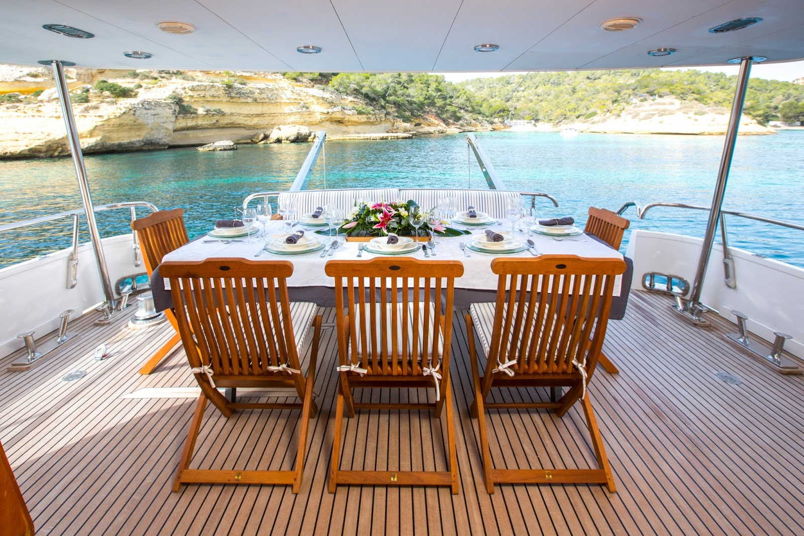 ACE SIX Charter Yacht 6 Aft deck dining
